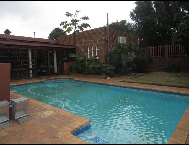 3 BEDROOM PROPERTY TO RENT IN GREENHILLS